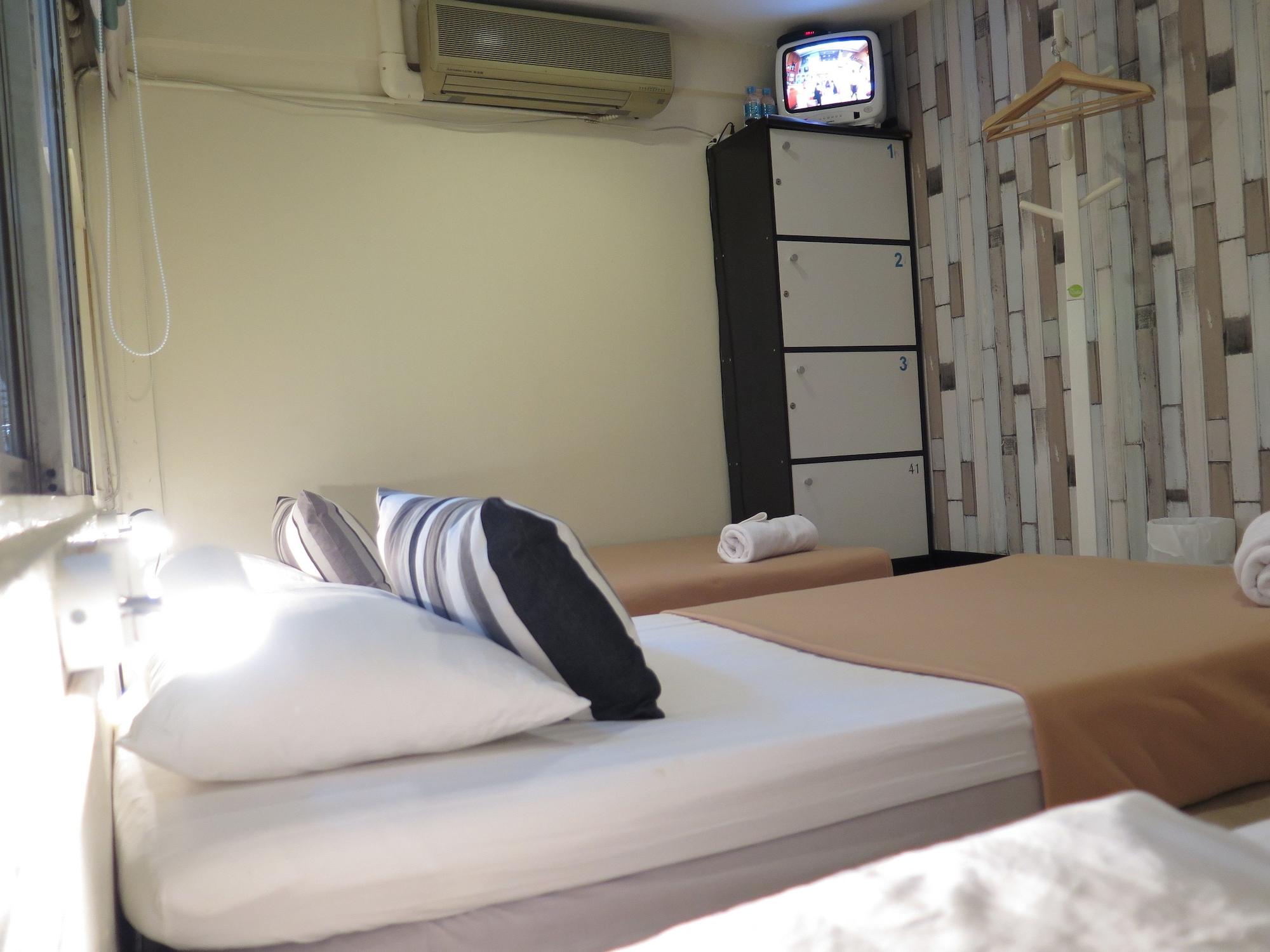 I-Sleep Silom Hostel Bangkok Extérieur photo